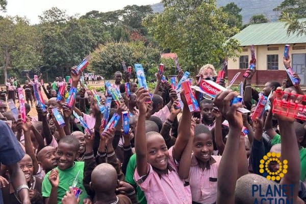 202309-uganda-029F3ADDA1B-57C0-3C8F-5608-2E22485739A8.jpg